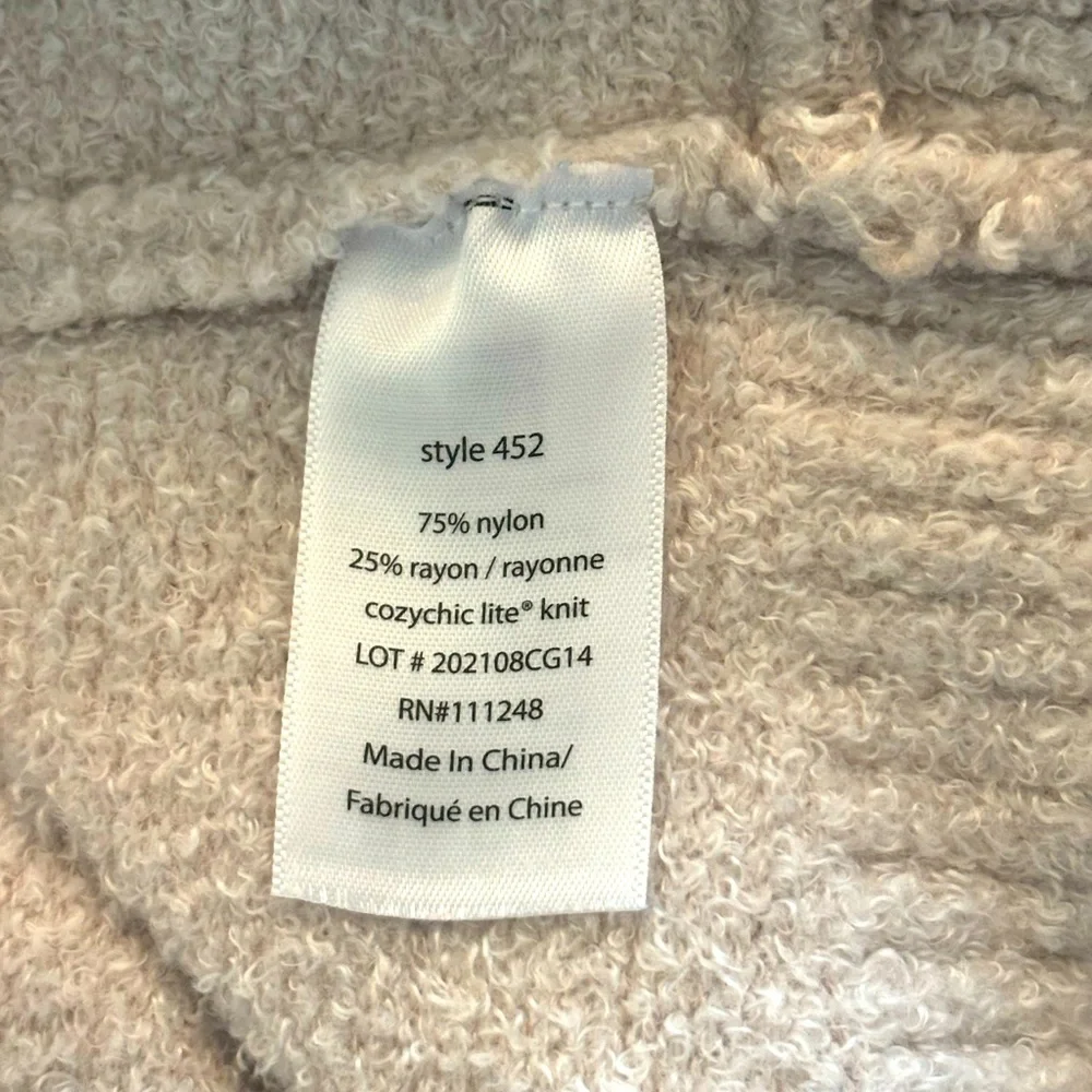 Barefoot Dreams Ivory Ribbed Shrug Sweater. Open Front | Neutral. Women’s Sz-M
